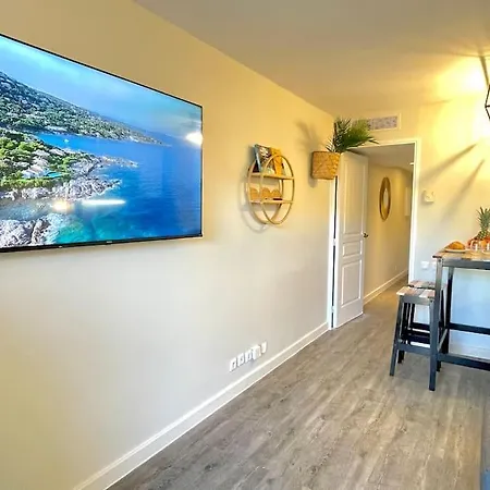 Petit Cocon Neuf A 2 Pas De La Mer Avec Piscine *